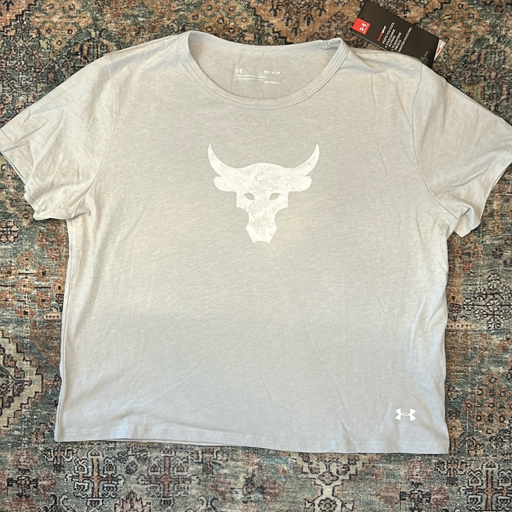 BNWT Under Armour loose fitting women’s The Rock t shirt heat gear